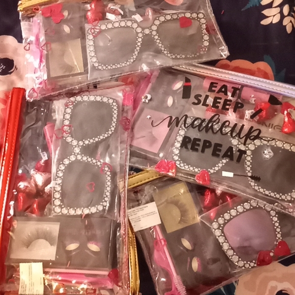 Custom Lash Packs - Picture 2 of 7